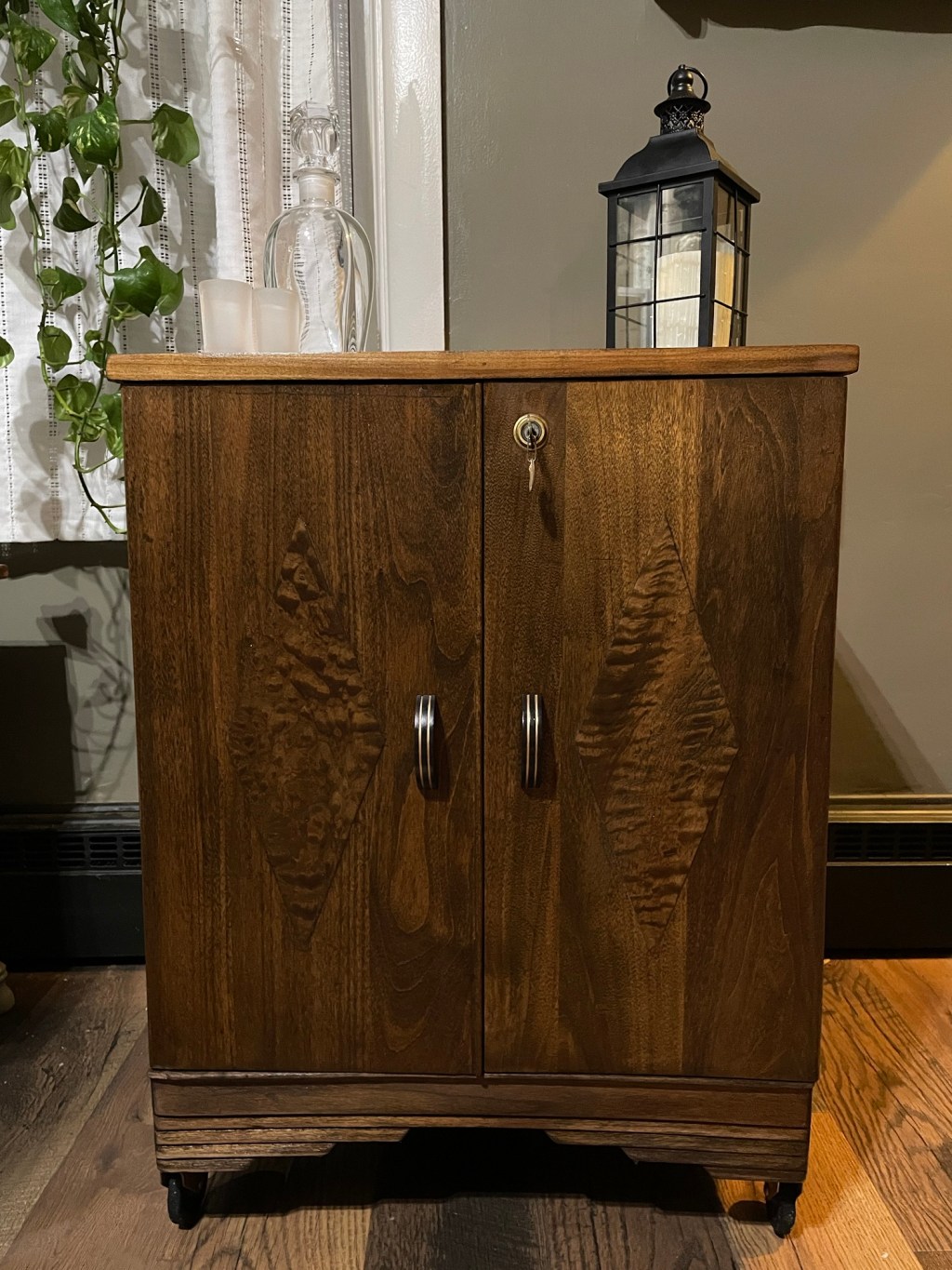 Heritage and Heirlooms: Art Deco Dry&nbsp;Bar